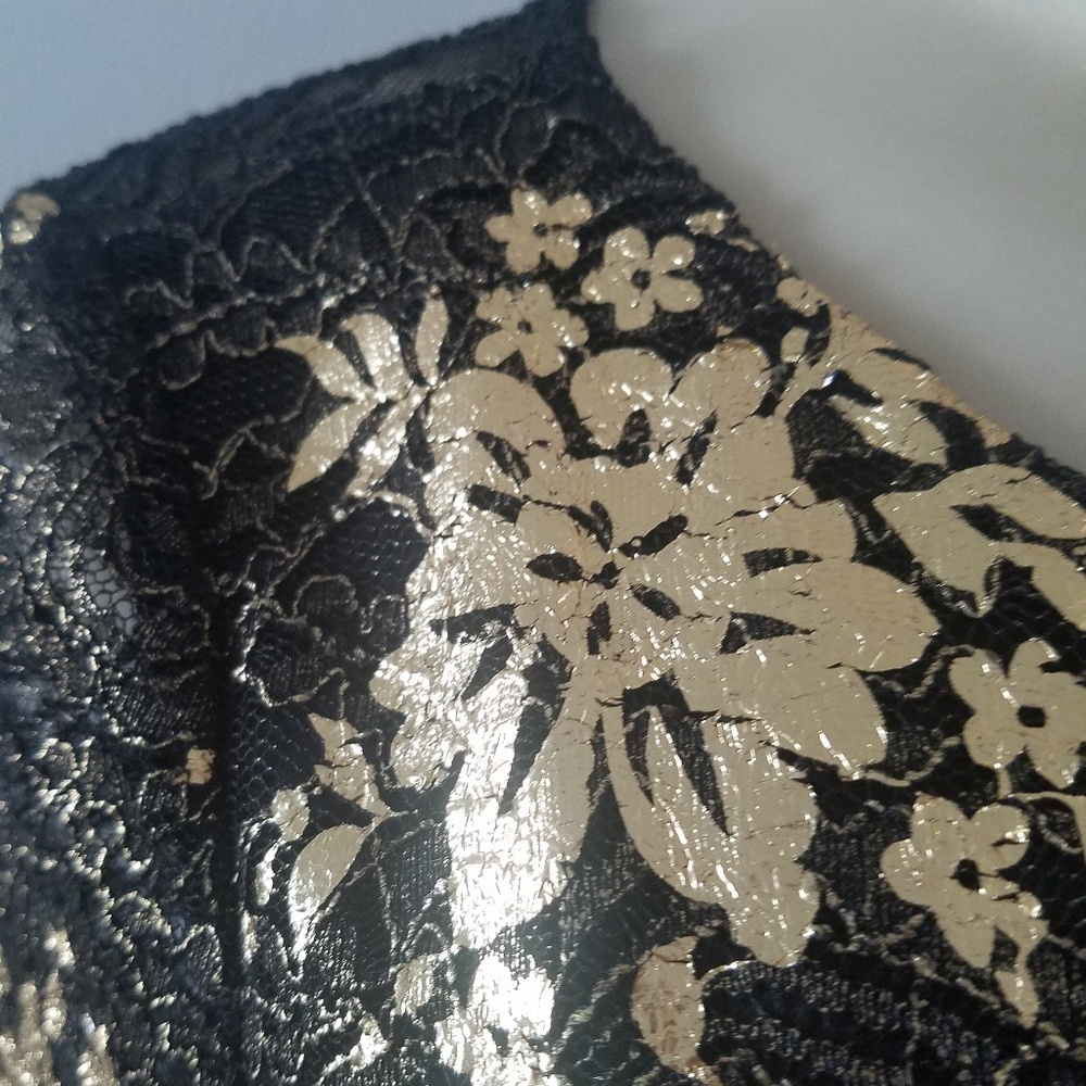 Gold and Black dress - Picture 4 of 5